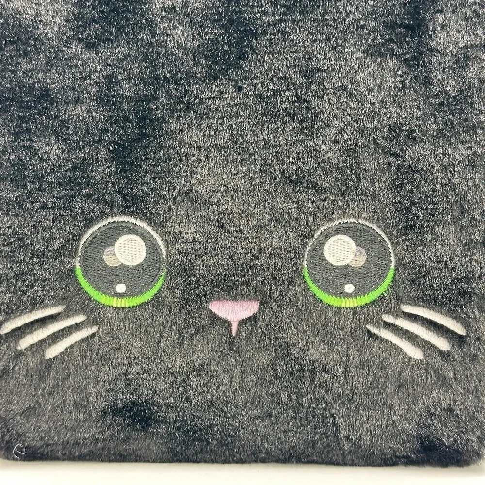 MGA Na! Na! Na! Surprise Meow Doll Playset Purple Hair Cat Ear Case